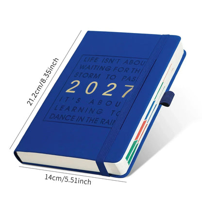 🥳 GORĄCA WYPRZEDAŻ 2026 🥳 💞 PONAD 50 000 SPRZEDANYCH! 📖 🌟 50% ZNIŻKI!  Notatnik z datami na rok 2027 – jedna strona na każdy dzień, okładka z inspirującym cytatem. Solidne materiały – twój codzienny towarzysz przez cały rok! 🏠💚