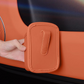 🥳 SPECJALNA OFERTA 2026 – ponad 50 000 sprzedanych egzemplarzy! 🚗🧺 50% ZNIŻKI na uchwyt na napój z PU skóry do drzwi samochodowych. ✅ Duży otwór na napoje i telefon 🔒 Pewne trzymanie dzięki mocowaniu na klips 🛡️ Trwałe PU skóra w eleganckim wykończeniu